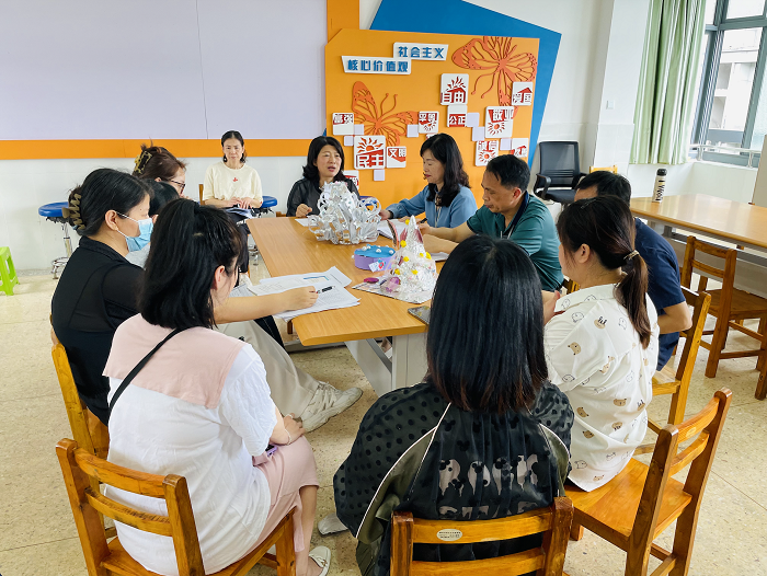 图10.课后开展评课教研 .png