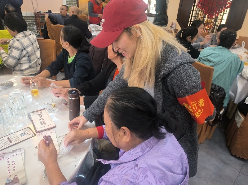 制作香包 (3).jpg