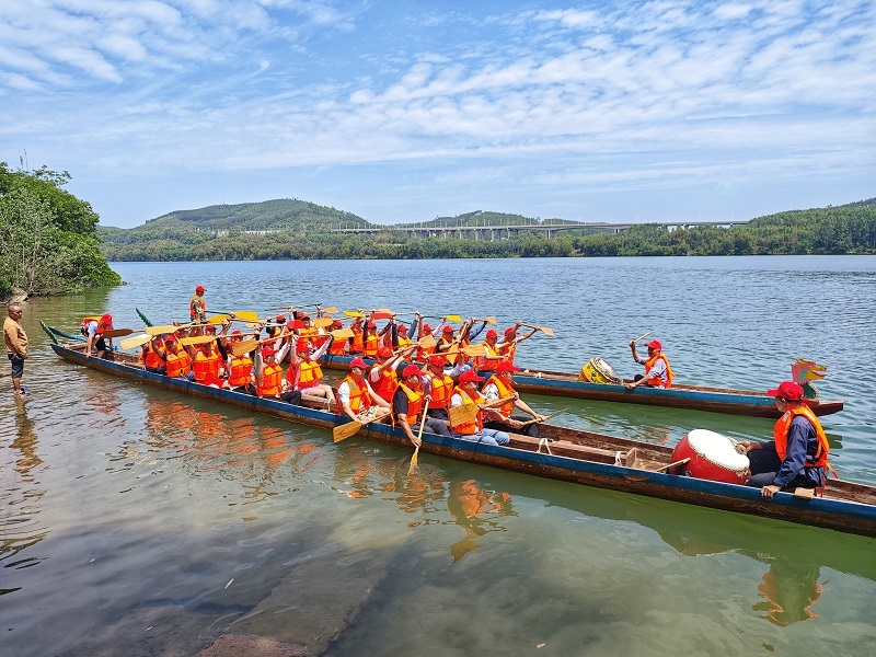 龙舟竞渡.jpg