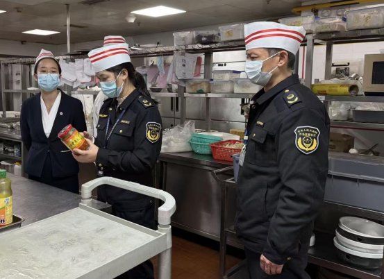 严管年夜饭 守护团圆味 城中区市场监管局开展春节餐饮食品安全检查