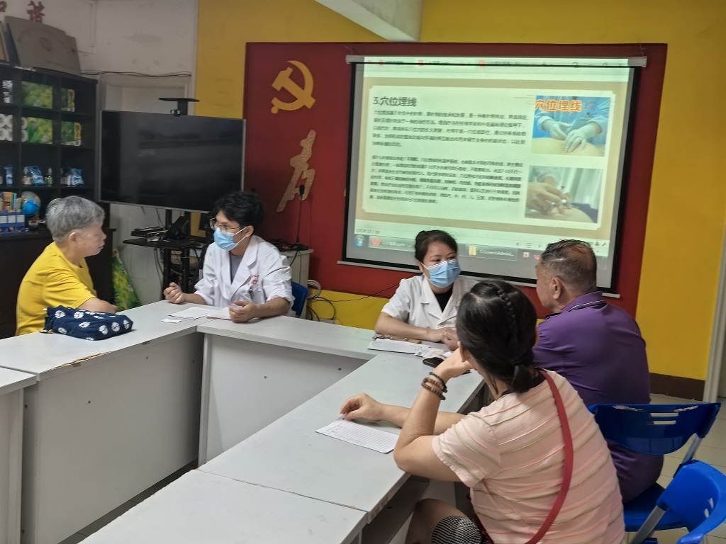 2025年7月11日柳州市城中区河东街道山水社区联合柳东卫生院开展中医夏季养生健康讲座暨义诊活动(图片三).jpg