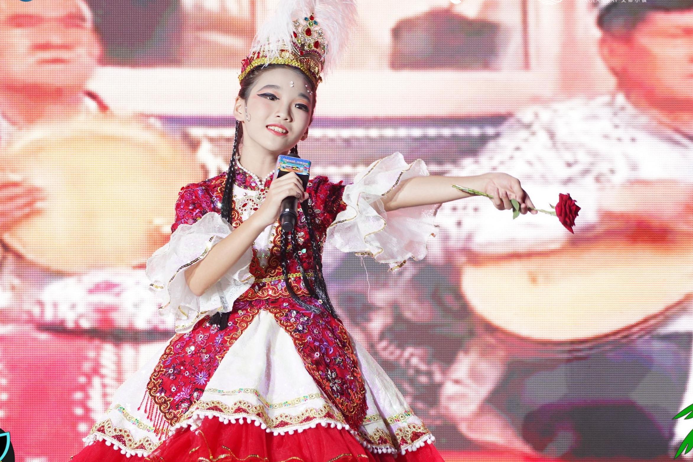 002 演唱《美丽大新疆》(第三名).jpg