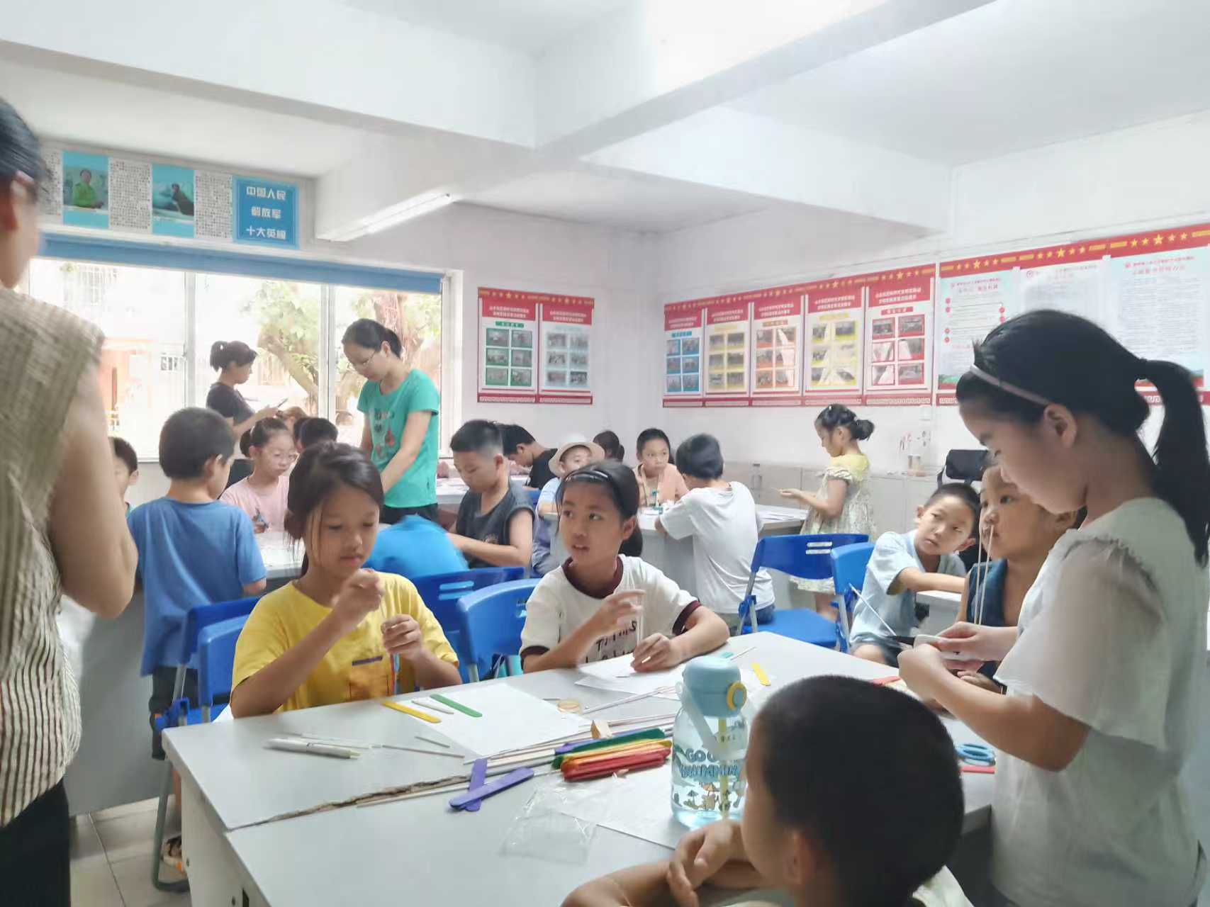 “探索科学奥秘,动手创造未来” (1).jpg